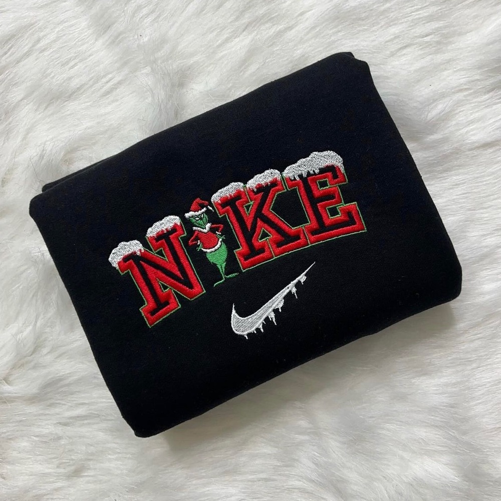 🎄☃️LIMITED EDITING- CHRISTMAS EDITION
GRINCH EMBROIDERED SWEATSHIRT🎁